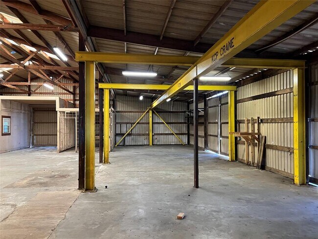 Building Photo - 7006 Bailey Rd