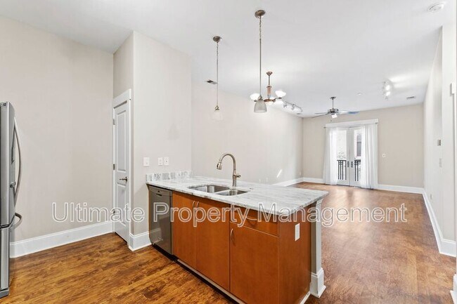 Building Photo - 709 N 4th St