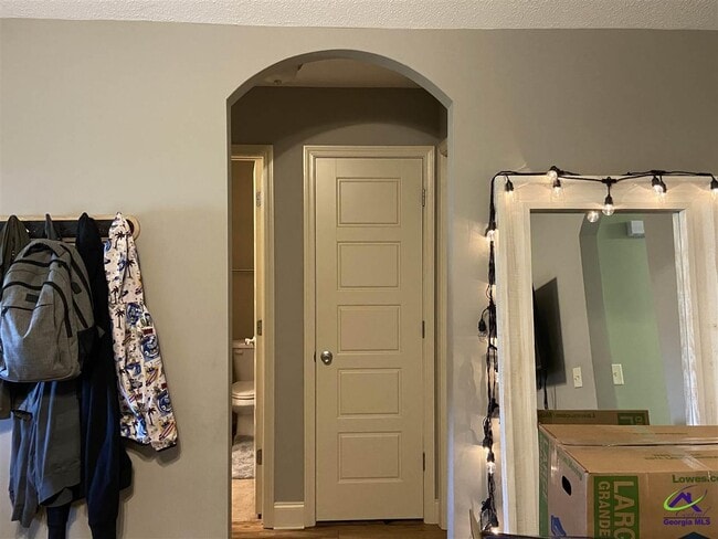 Building Photo - 552 Grand Ave