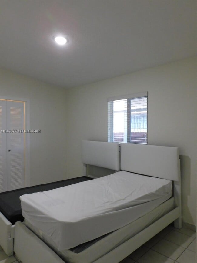 Building Photo - 620 NW 58th Ct