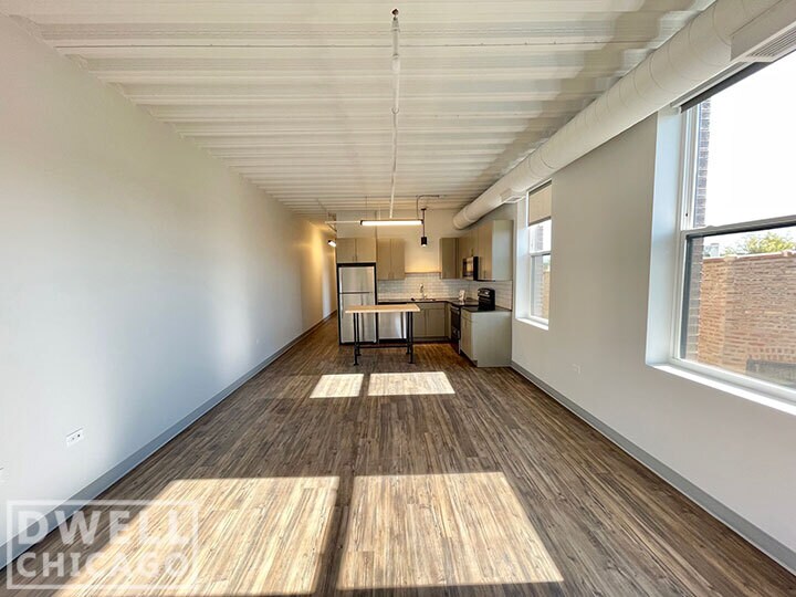 Building Photo - 911 W Dakin St