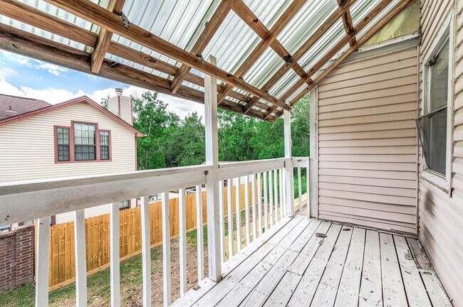 Building Photo - 9303 Kingsflower Cir