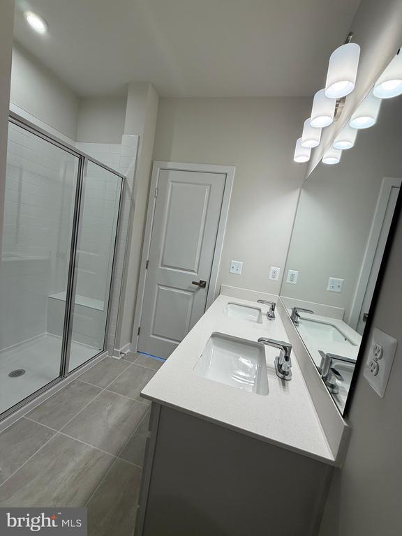 Building Photo - 4929 DUNHAVEN Dr