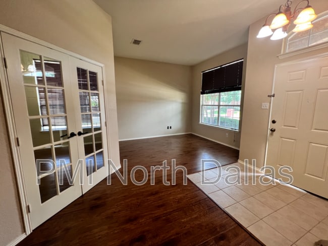 Building Photo - 5812 White Pine Dr