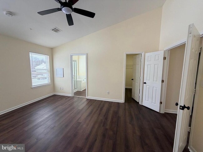 Building Photo - 14120 Silver Teal Way