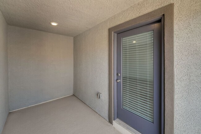 Building Photo - Modern Cadence Townhome with Sleek Finishes & Open-Concept Living!