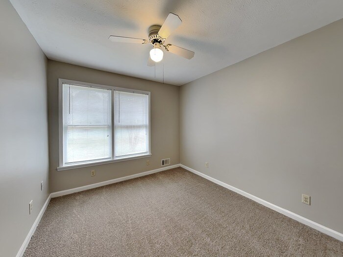 Building Photo - 308 Rebecca Ct