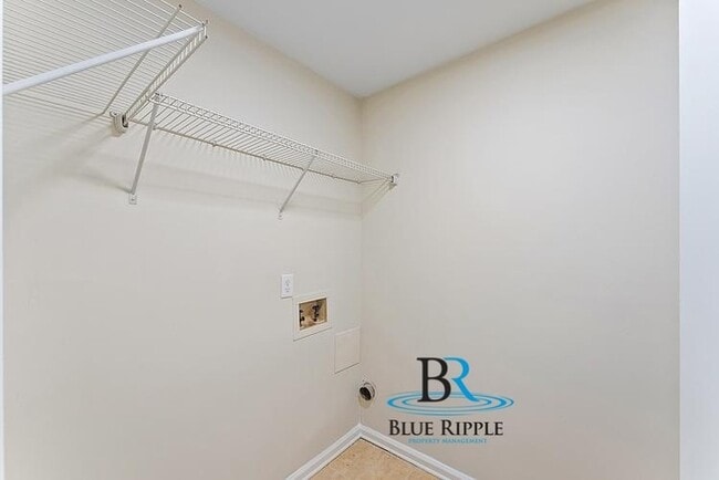 Building Photo - Spacious 3BR/2Bth Prime Smyrna Location on Dead End Street! Move in Special