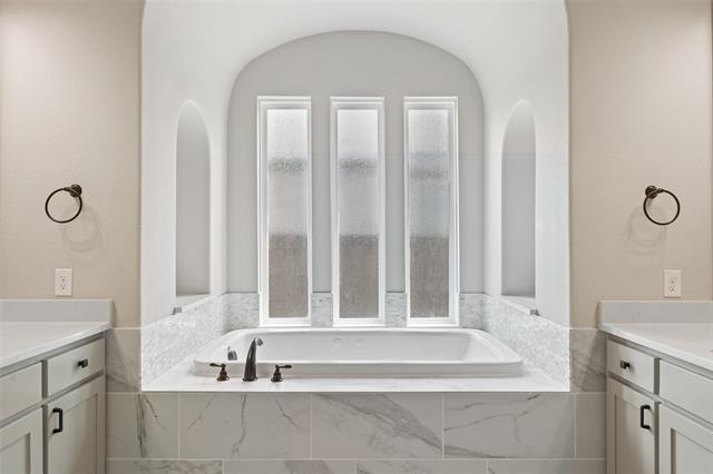 Building Photo - 4200 Porosa Ln