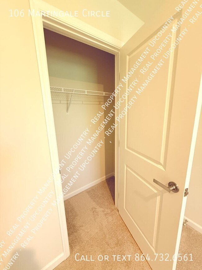 Building Photo - 106 Martingale Cir