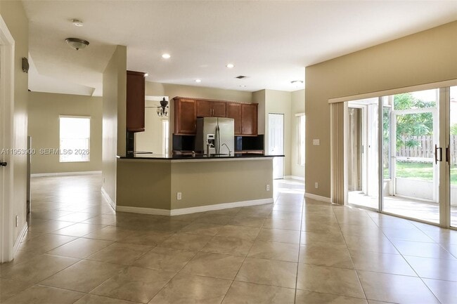 Building Photo - 7634 Trenton Dr