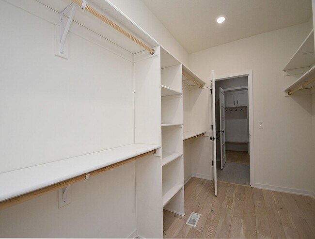 Building Photo - 5503 N 207th St