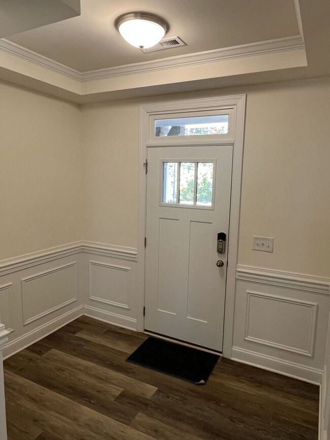 Building Photo - Newer 3 Bed + Loft Townhome in Davis Lake ...