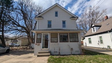 Building Photo - Discover this well-maintained 3-bedroom, 1-bath home in Akron