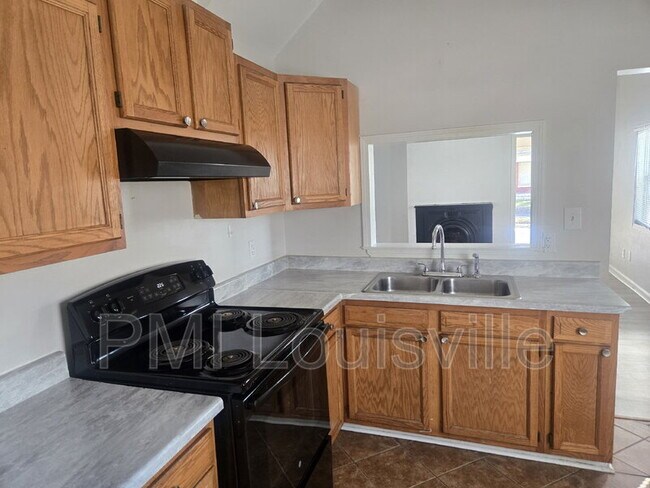 Building Photo - 616 N 28th St