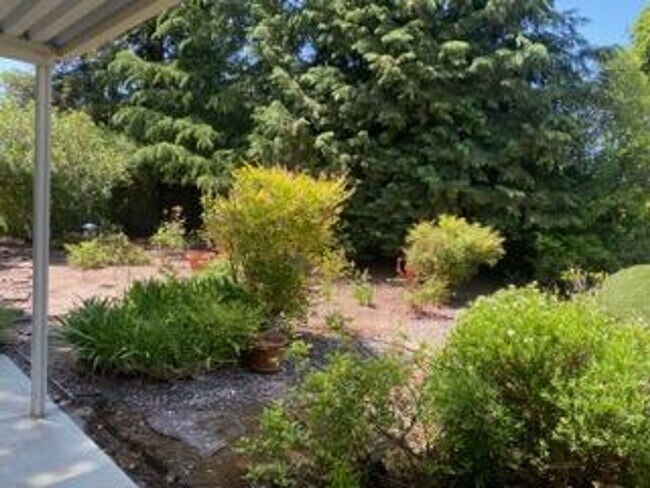 Building Photo - 6836 Oakmont Dr