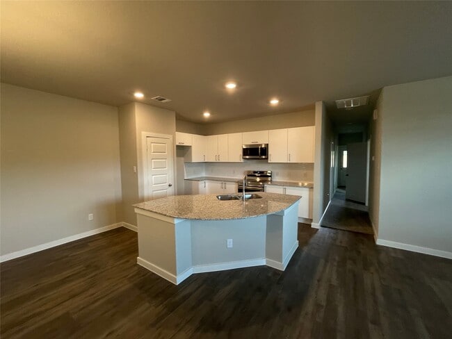 Building Photo - 9801 Grosbeak Ln