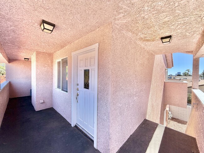 Building Photo - 5135 Edna Ave