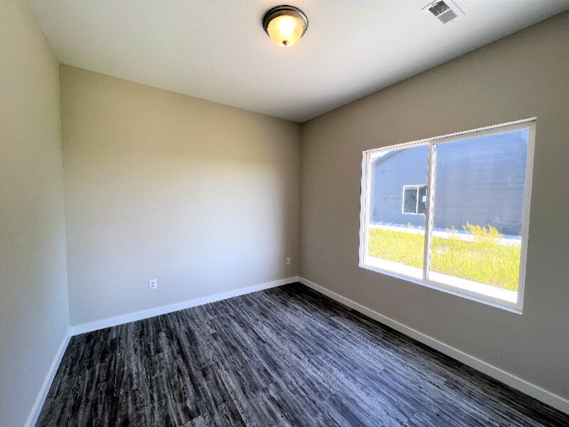 Building Photo - 13515 W Haskell Ct