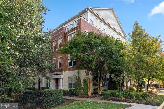 Building Photo - 12432 Liberty Bridge Rd