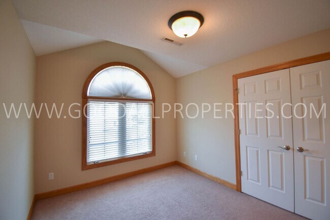 Building Photo - Executive Home with 4 Bedrooms, 2.5 Bath I...