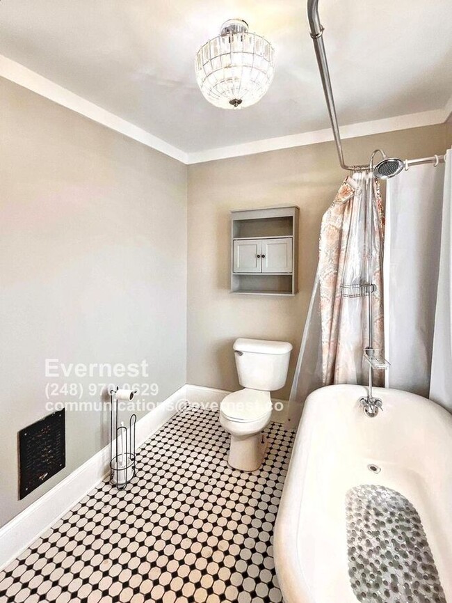 Building Photo - Charming 3-Bedroom Home Near St. Vincent’s...