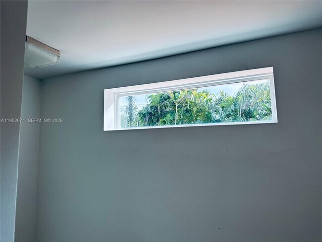 Building Photo - 1430 Baracoa Ave