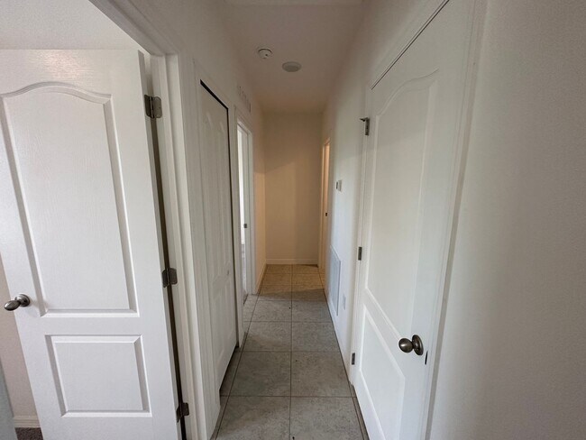 Building Photo - Brand new 3 bedroom 2 bathroom home in des...