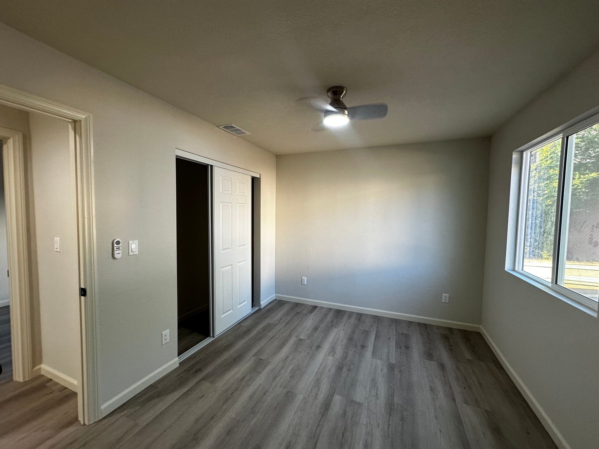 Building Photo - 1720 S Maple St