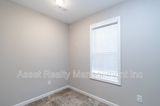 Building Photo - 8205 Zodiac Ln