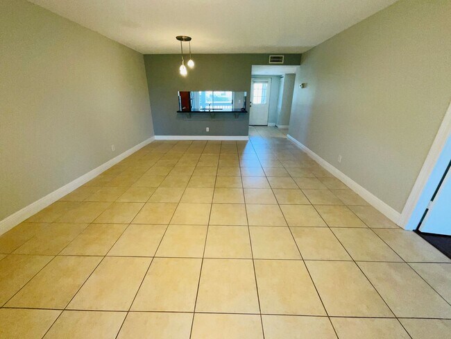 Building Photo - Beacon 21 - Sailfish Village