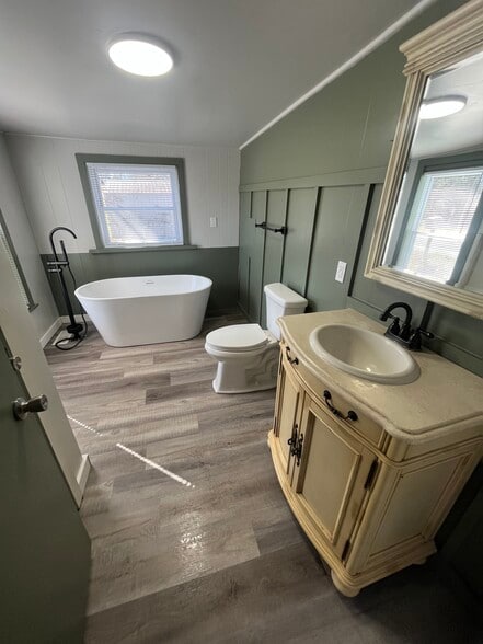 Building Photo - 2045 Dave Buck Rd