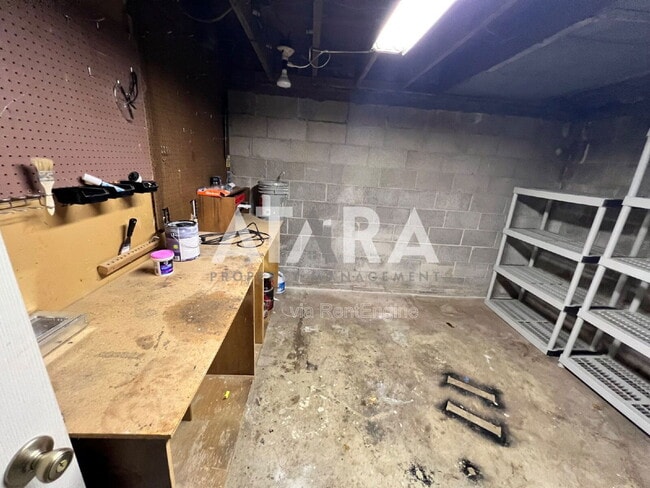 Building Photo - 2959 S 600 E