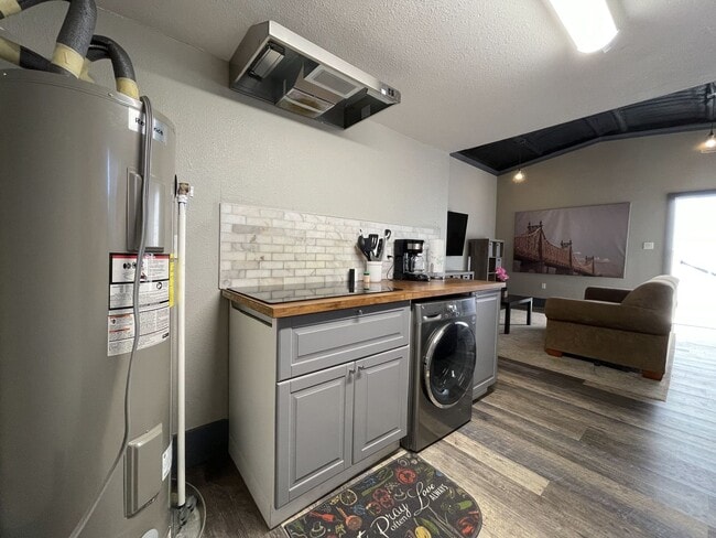 Building Photo - Cozy?Loft?Retreat – Fully Furnished Tiny-H...