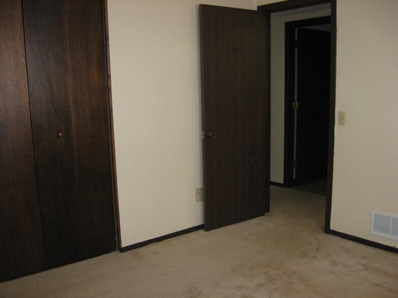 Building Photo - 7291 Bagpipe Blvd