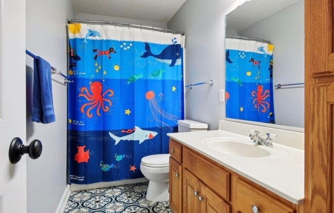 Building Photo - Beautiful Remodeled 5 Bedroom