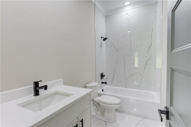 Building Photo - 37 Deer Cyn Dr