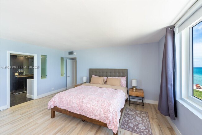 Building Photo - 2301 Collins Ave