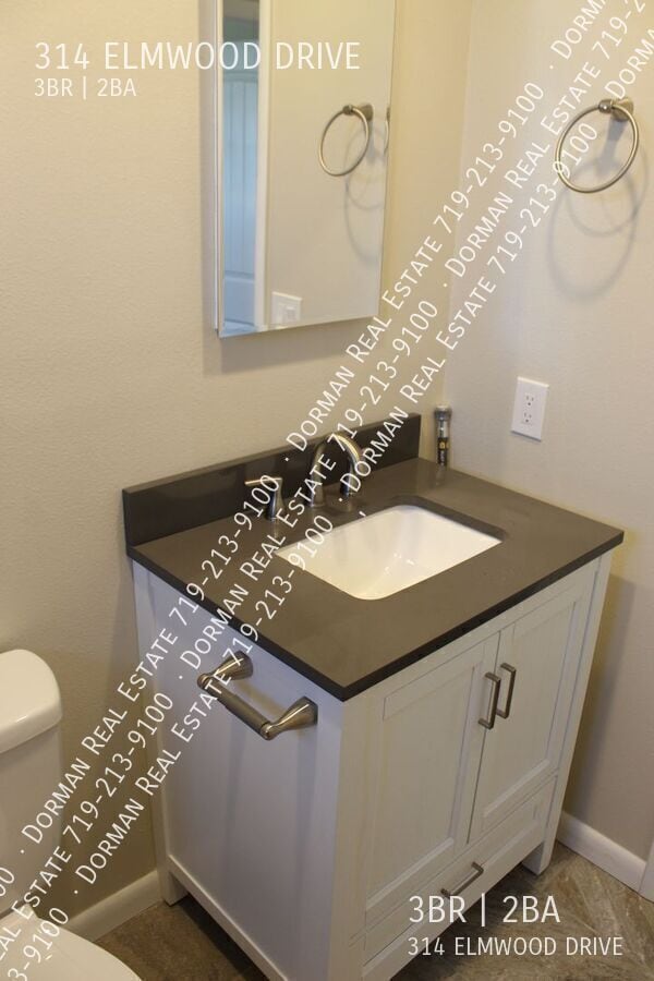 Building Photo - 314 Elmwood Dr