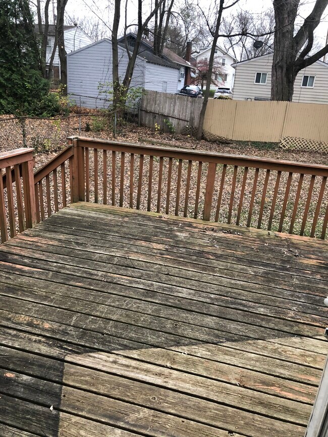 Building Photo - 1096 Silvercrest Ave