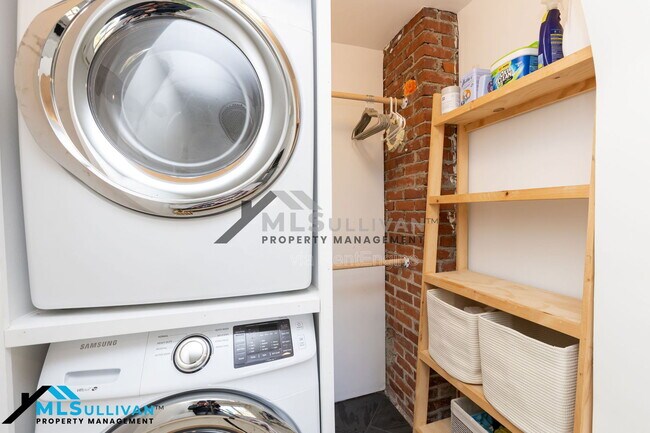 Building Photo - 1803 Hillcrest Dr