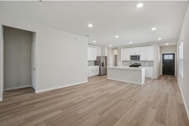 Building Photo - 705 Leavenworth Dr