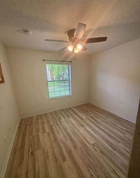 Building Photo - 2024 N Rand Rd
