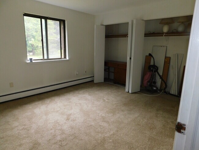 Building Photo - 85 Oxbow Dr