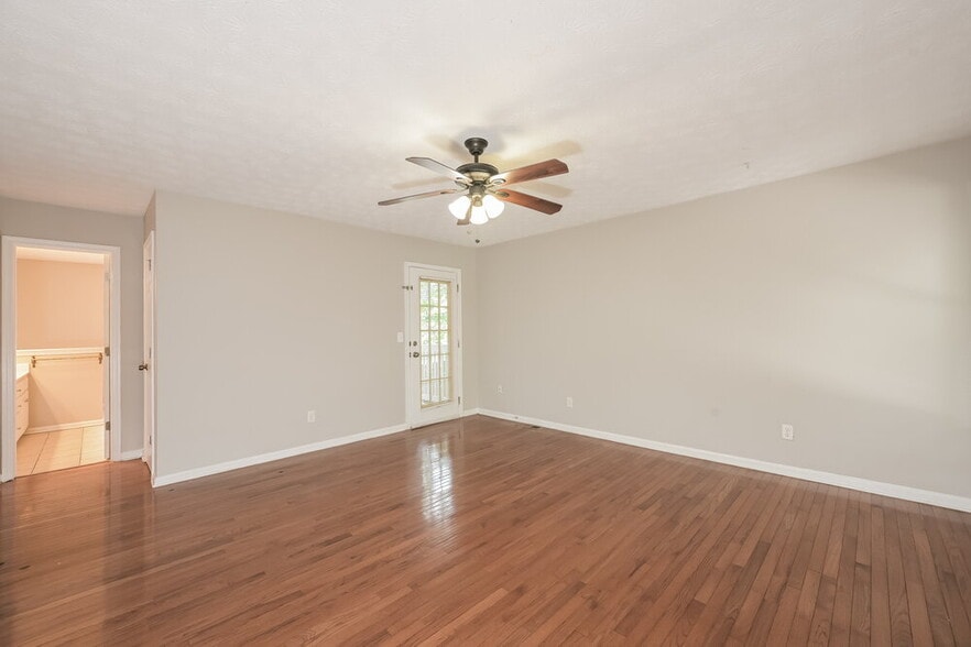 Building Photo - 710 Maggie Mae Ln
