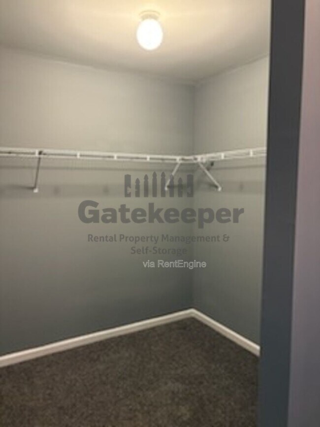 Building Photo - 6263 Shell Dr SW