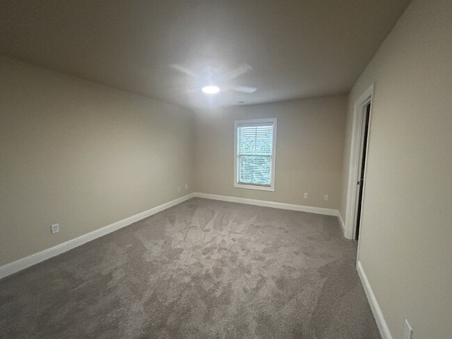 Building Photo - 3-Bedroom 2.5 Bathroom with Walk In Closets and 2-Car Garage For Rent