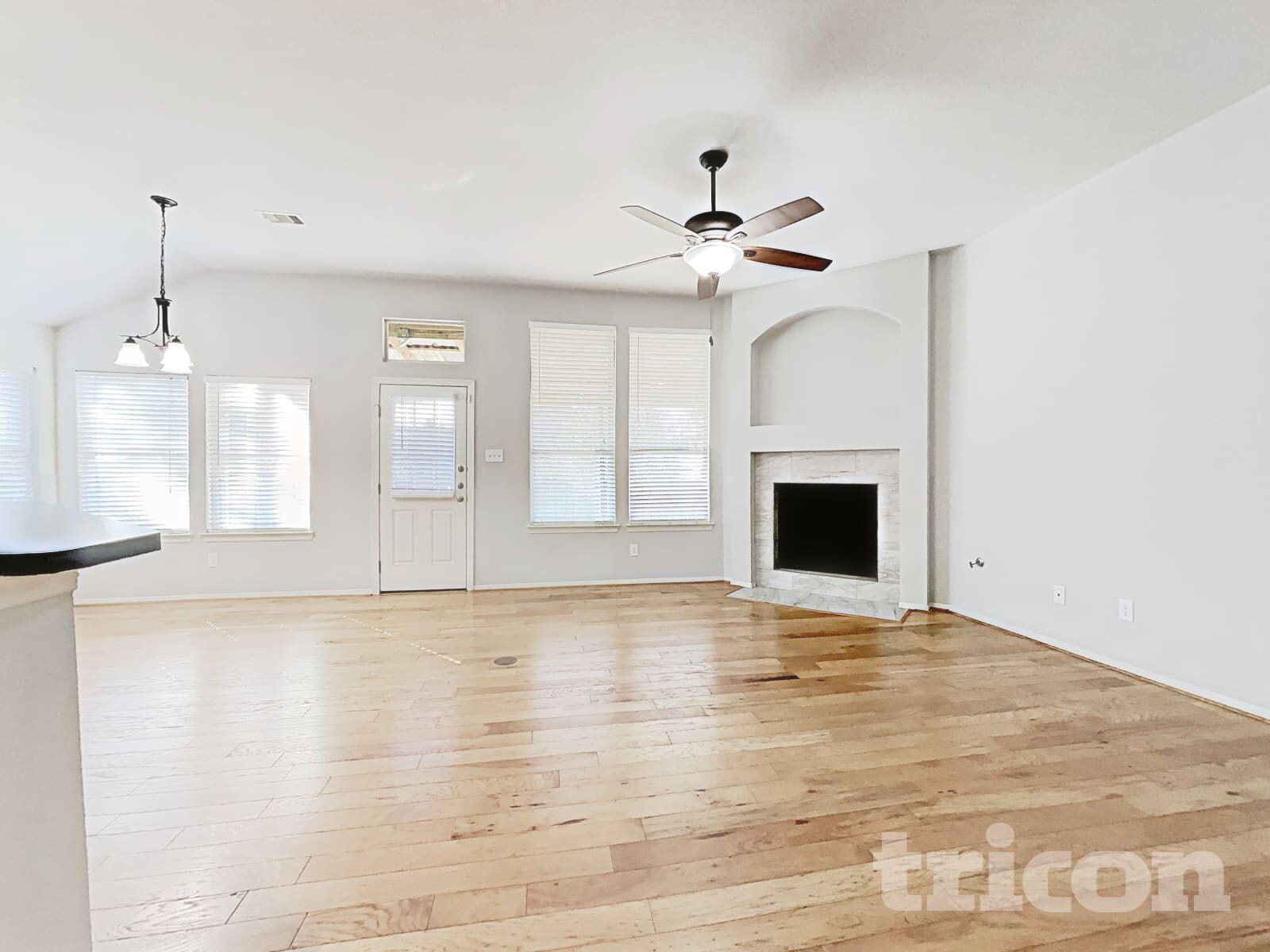 Building Photo - 2205 Highland Hills Dr