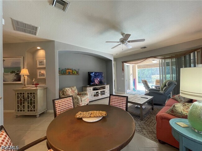 Building Photo - 10630 Camarelle Cir