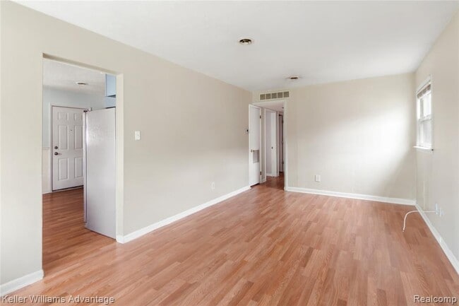 Building Photo - 5659 Lathers St